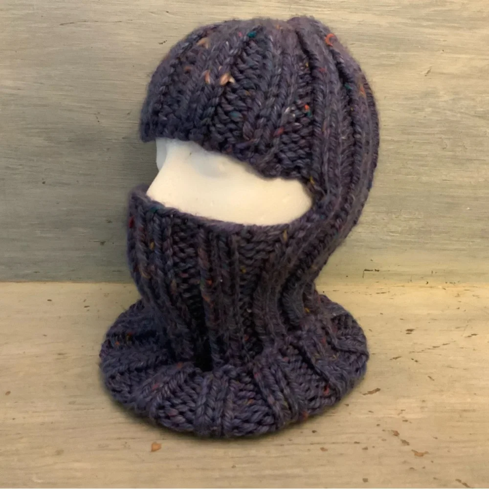 Handmade Women’s Knitted Purple Winter Face Mask Like New‎